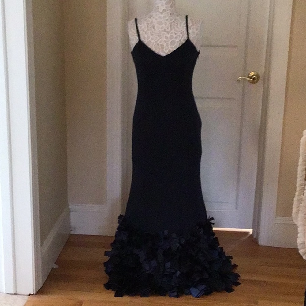 Basix by black label size 6 navy blue gown